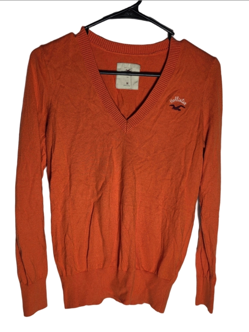 Women's Hollister V-Neck Sweater Orange Size M vintage-inspired y2k preppy chic